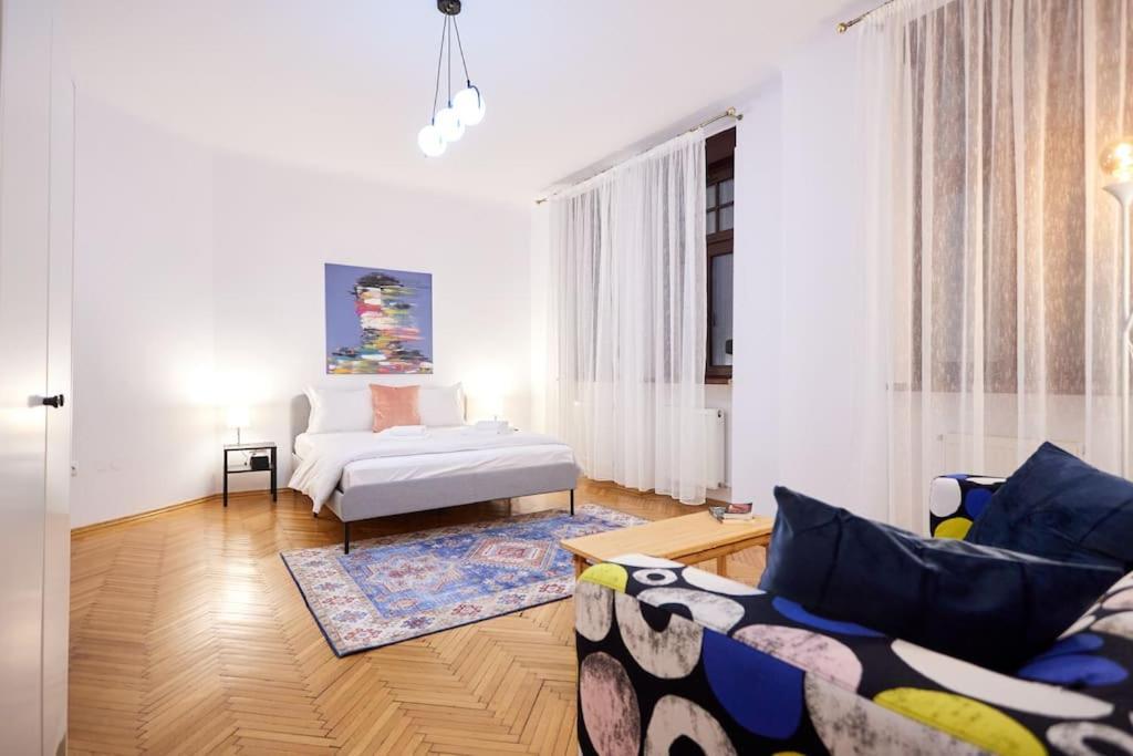 Caragiale Apartment Boekarest Buitenkant foto