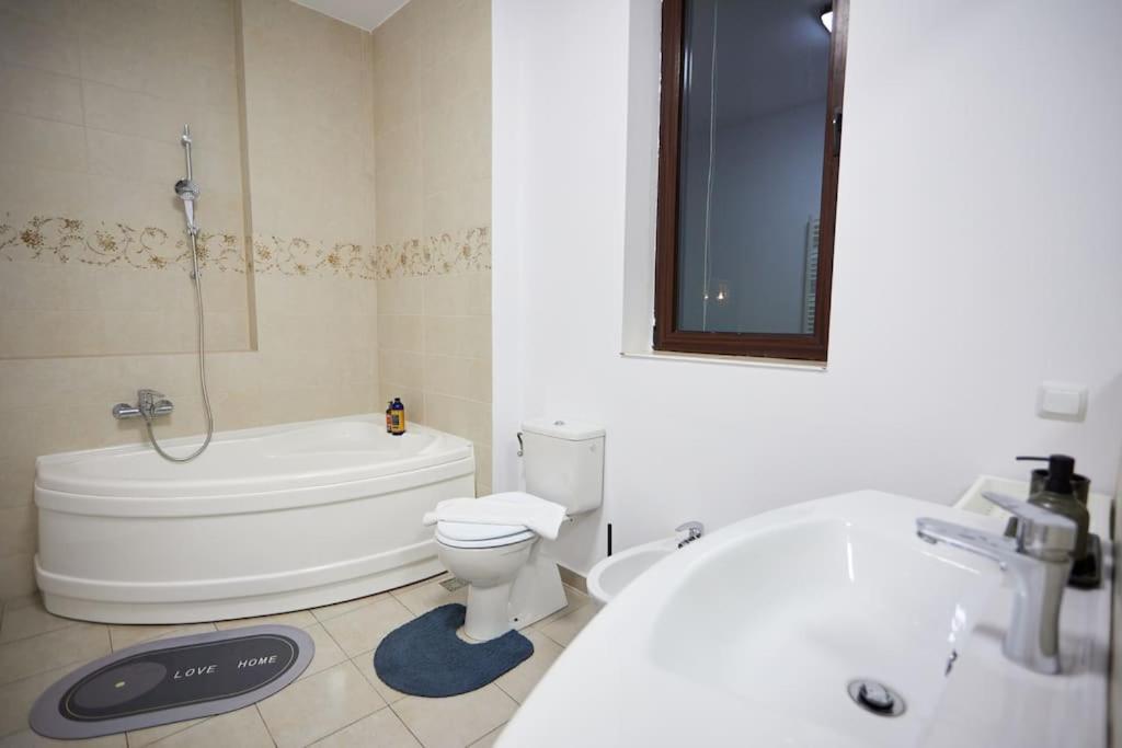 Caragiale Apartment Boekarest Buitenkant foto