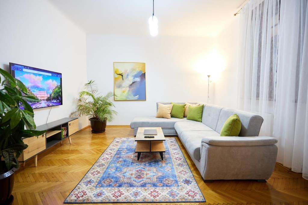 Caragiale Apartment Boekarest Buitenkant foto